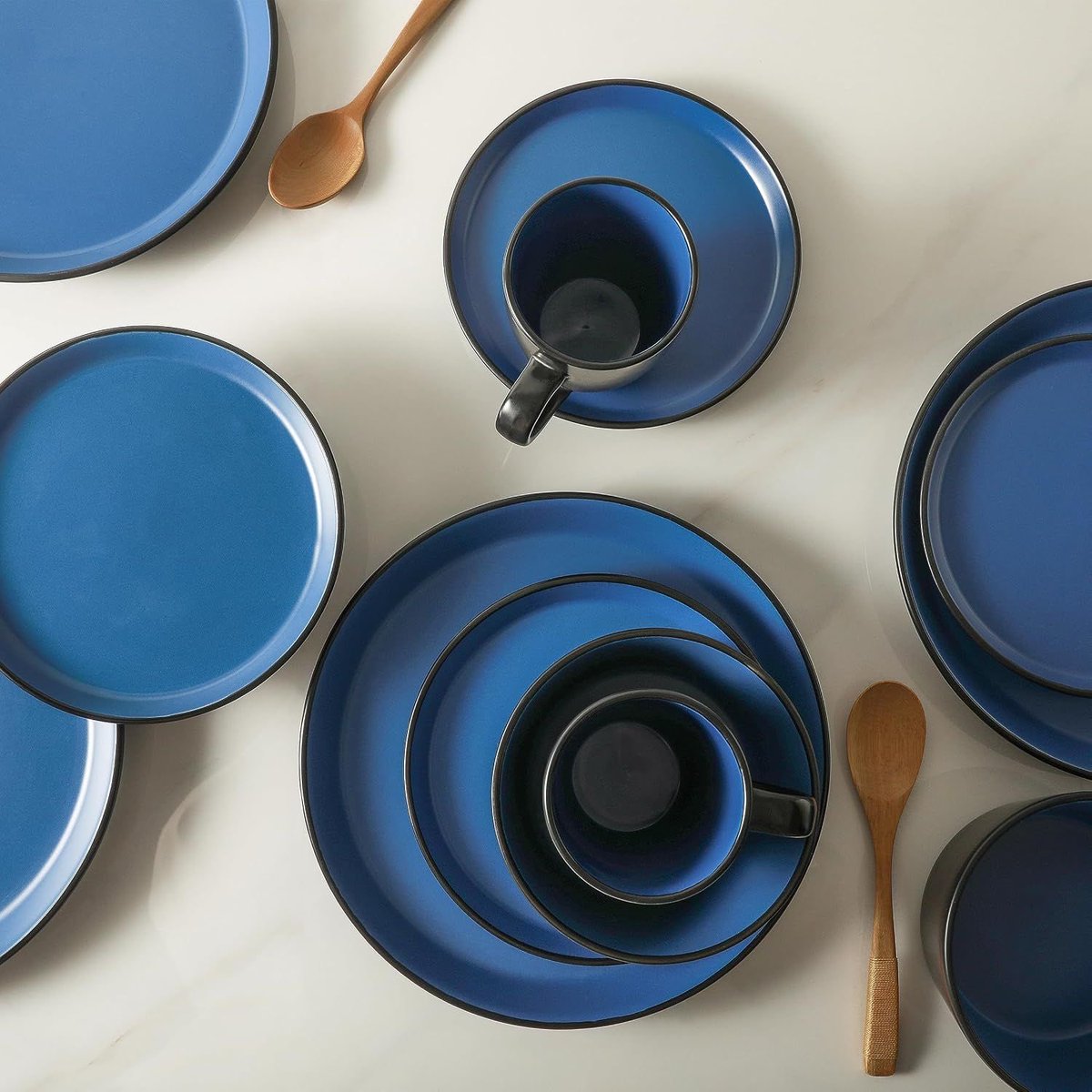 TheKitchenCove's tweet photo. 🍽️ Your table called — it wants an upgrade. 16-piece blue &amp; black stoneware dinnerware set, service for 4, microwave &amp; dishwasher safe. $146.05
https://t.co/XHZfYR7DPF
#DinnerwareSet #TableSetting #KitchenDecor https://t.co/S6qNmEBkkG