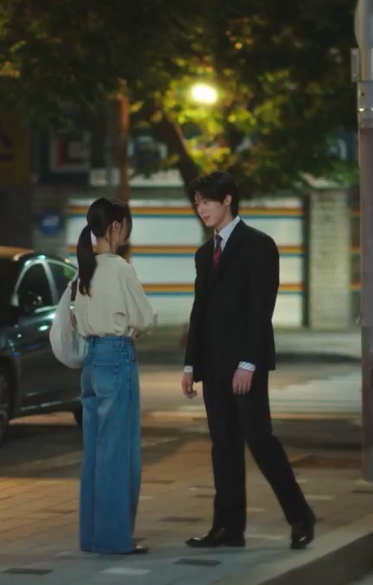 ikonicnooona's tweet photo. Ahck can they give him a romcom? He is dashing here ✨✨ https://t.co/hZCnQrl1fH