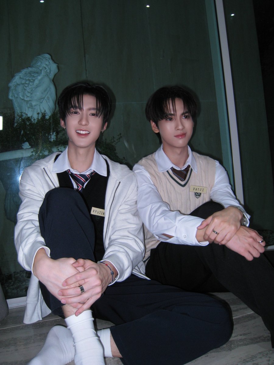 Te_amoJMOG's tweet photo. guys the gap is not gaping anymore look at them heads glued together in this recent pic 🫠🫶🏻
#ริวจินแพทจิ #ryujinpatji https://t.co/0Fy9QTsBDH