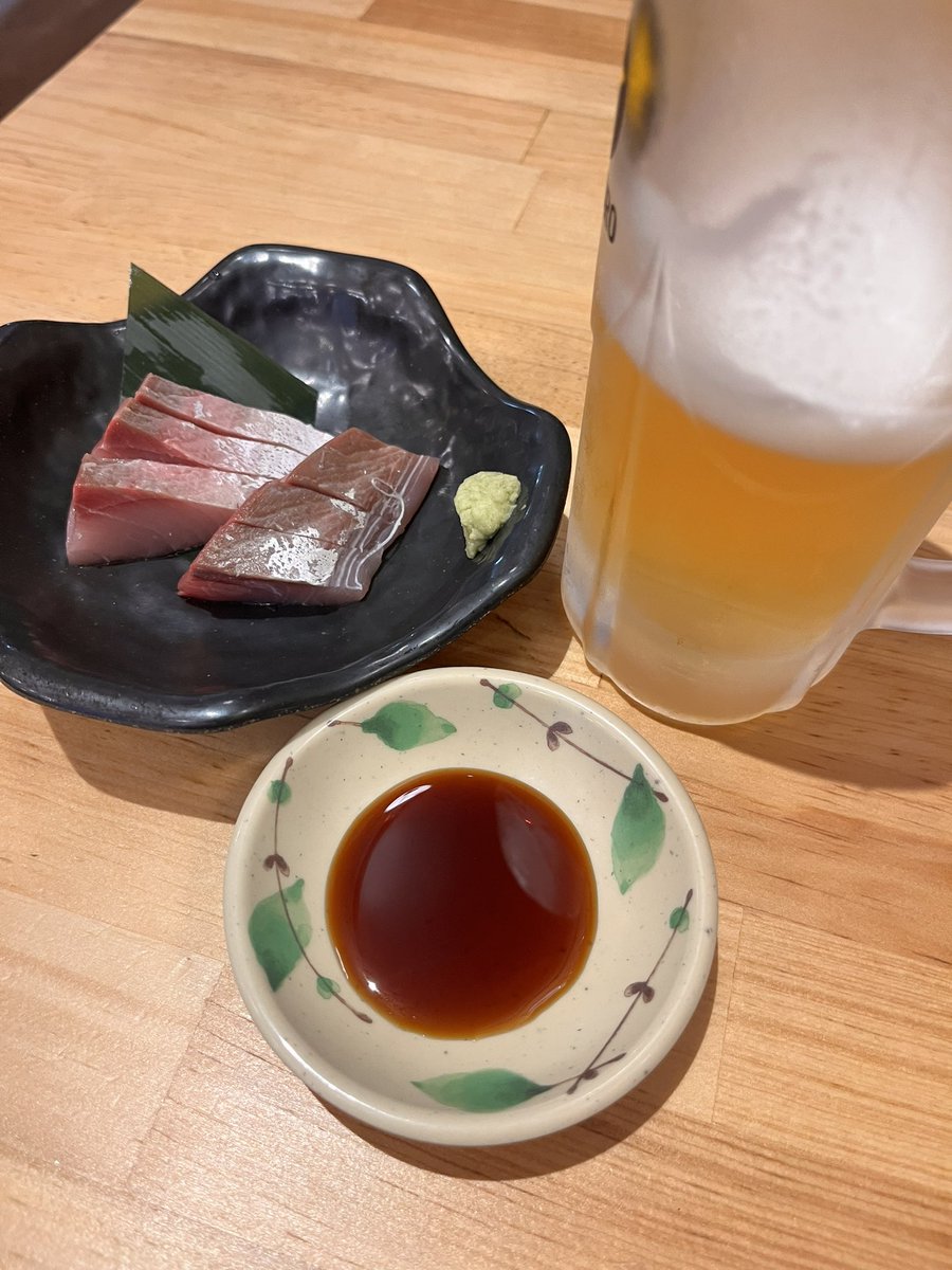 ken_cbr600's tweet photo. 午前中の大役無事終えました。

1.本日の刺身　イナダとキス天とアジフライになります。

三連休お疲れ様でした〜 https://t.co/hqoNNk3POa