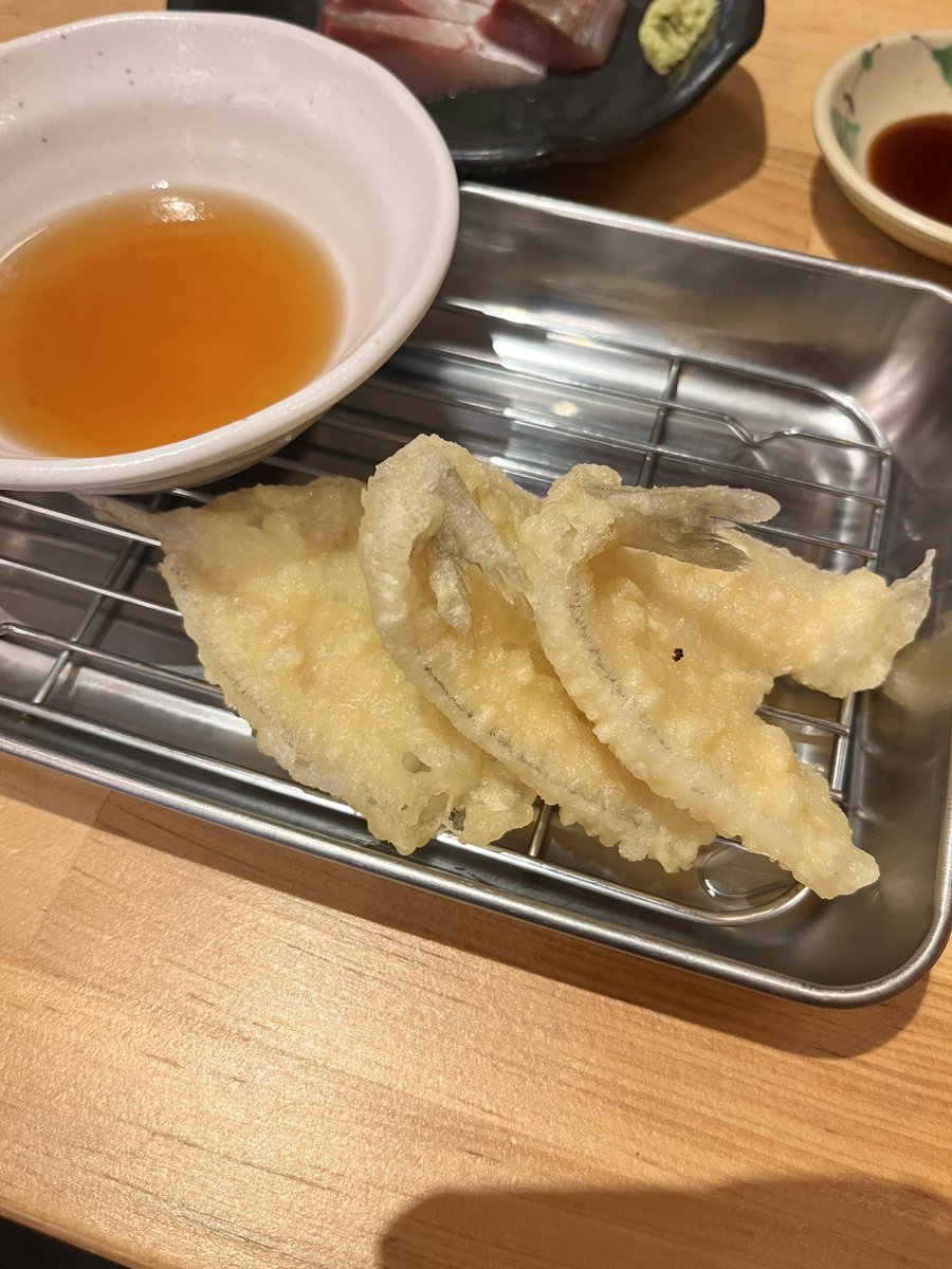 ken_cbr600's tweet photo. 午前中の大役無事終えました。

1.本日の刺身　イナダとキス天とアジフライになります。

三連休お疲れ様でした〜 https://t.co/hqoNNk3POa