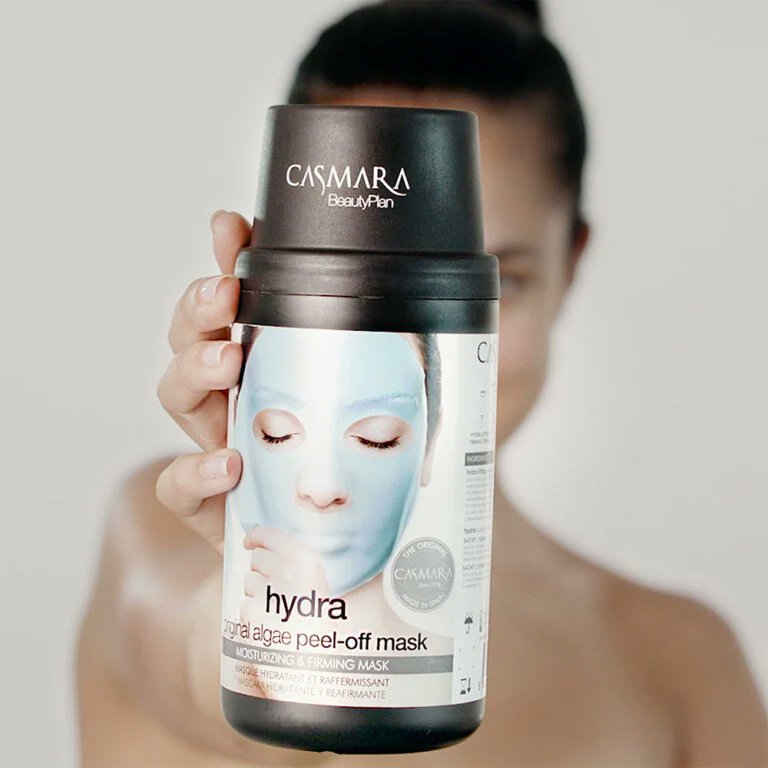 aurelijosspa's tweet photo. ✨ A professional-inspired facial ritual at home. Casmara Purifying Algae Peel-Off Mask combines a purifying alginate mask with an oxygenating serum ampoule. Formulated with marine algae, diatomaceous earth and Cerasome Oxygen®, the kit is designed for combination and oily skin. Enjoy a refreshing 20–30-minute masking moment.
Discover Casmara: 
https://t.co/kLgiUrZPoM

#CasmaraSkincare #PeelOffMask #OilySkinCare #BeautySalon