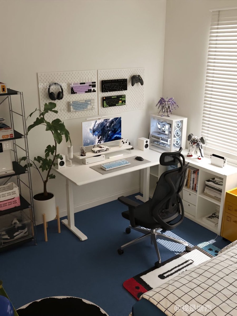 homeyzash's tweet photo. Not a big room, but it feels so alive https://t.co/cg2ZrE7VLr