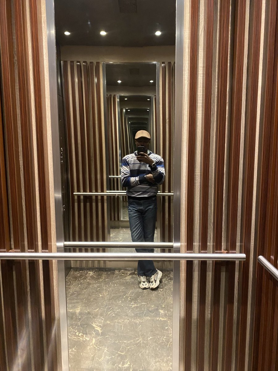 A_Oba1's tweet photo. This week ; 
Choose happiness 
Choose peace 
Choice growth 
Choose success 
With towards your goals 
Don’t be discouraged https://t.co/FjlYggeBrr