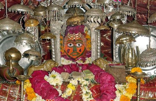 HERITAGE_2025's tweet photo. #Brahmani Mata Mandir is located at a distance of 20km from #Baran in Sorsan village. The temple has a ‘Akhand Jyot’ burning uninterrupted for 400 years! Every year, on Shiv Ratri, a fair is organised in the temple premises.
#navratri #History #Heritage https://t.co/JHueDAaR3e