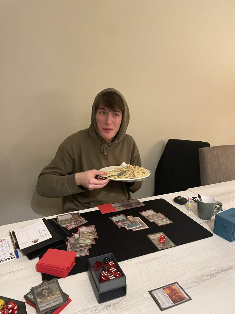 univercemtg's tweet photo. What a great weekend!

The RC didn't go my way, dropped after 3-3, but I got to cheer for my friends and teammates and I also ended up qualifying to Bilbao by going 7-1 in the Sunday Open, all of that with the @worldlycounsel brood

Thanks to @MtgRent for the cards! https://t.co/bYYXOmzFmh