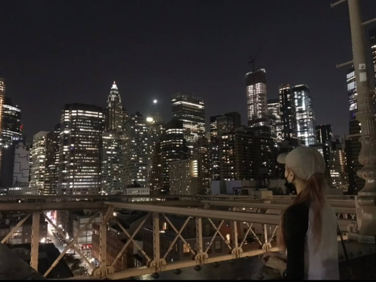 FIMBASE's tweet photo. [INSTAGRAM] 261012 | _chaechae_1
🎵 Holly Humberstone - Too Cute To Be Lonely

: i wanna ride this all day
: brooklyn bridge ✌️
: brooklyn bridge 7 years ago
the jazz bar i couldn't get a reservation at. at least i can enjoy it through the window...

 (1/2)

#KIMCHAEWON #김채원 
#LE_SSERAFIM #르세라핌