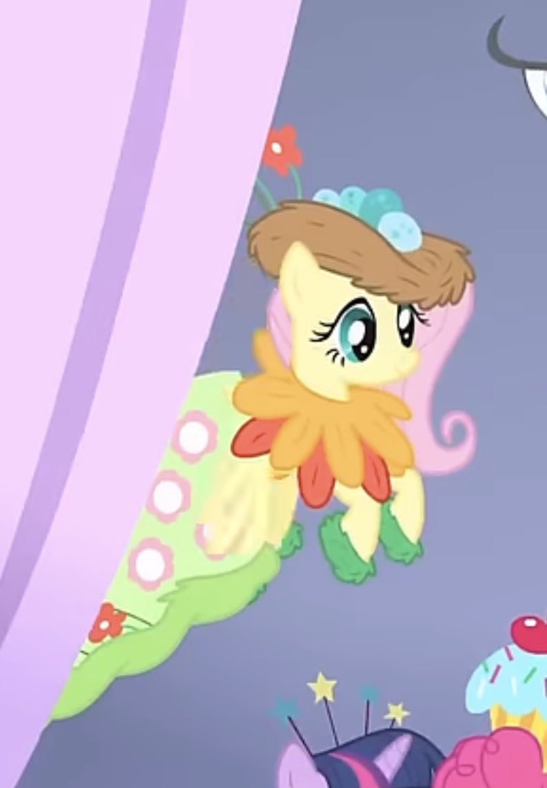poniesinmyhead's tweet photo. who was fluttershy feeling like criticizing rarity’s dress she made for her like crazy just to pull up with some bullshit on https://t.co/DXmeVtB25m