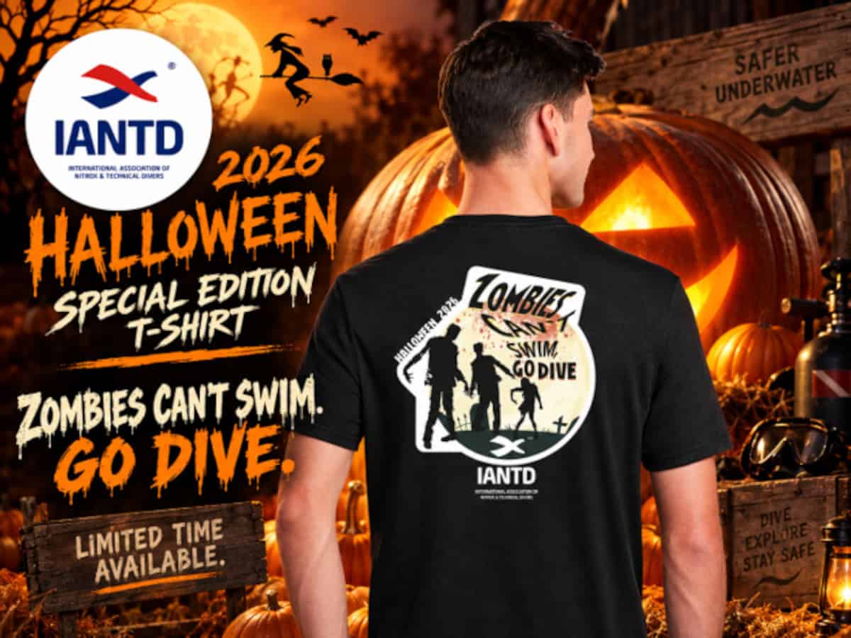 deeperblue's tweet photo. IANTD Unveils Limited-Edition 2026 Halloween T-Shirt dlvr.​it/TVt4kk https://t.co/LyZDssF0hb