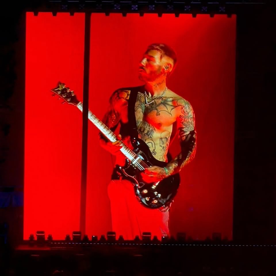 lunavee_id's tweet photo. KALO MINVEE NONTON AVENGED SEVENFOLD AKSJHDBEJWJAKSN 🦇🤍🔥
#avengedsevenfold #avengedsevenfoldindonesia #ax7 #jis #ravell #deathbat https://t.co/kYu3baU3go