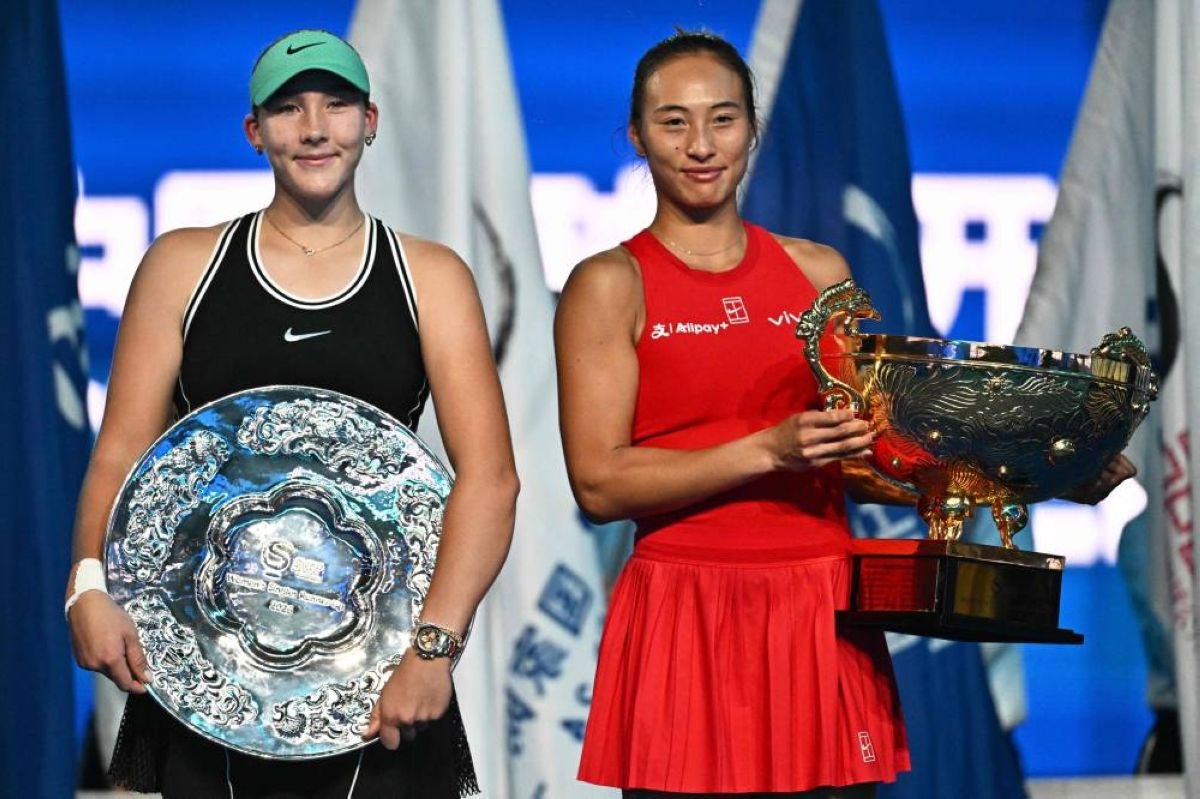 TheTennisLetter's tweet photo. Beijing champion Qinwen Zheng and finalist Mirra Andreeva have both pulled out of the WTA 1000 event in Wuhan. https://t.co/kWk3e5dexD