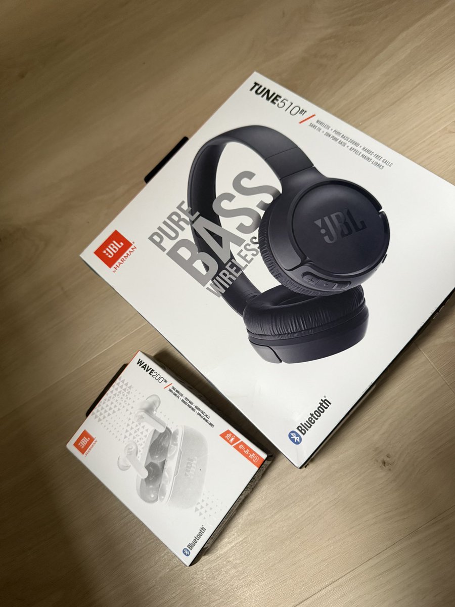 Noah_peternever's tweet photo. くっ・・・
新しいイヤホンとヘッドホンが届いてしまった…… https://t.co/wI7P5ZF56O
