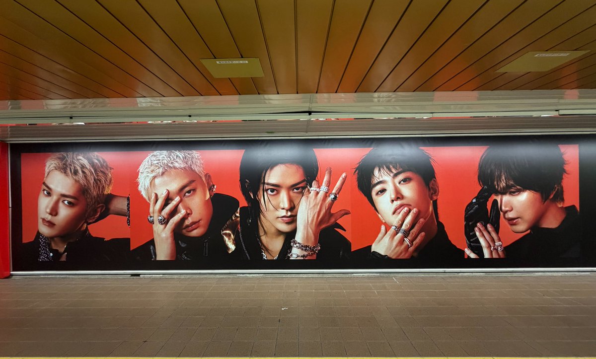 nctf_jcywu's tweet photo. 新宿駅にイリチルの広告出てるの知らなくて歩いてたら突然イケメン5でてきて体温上がった🔥 https://t.co/oCApZL4m3d