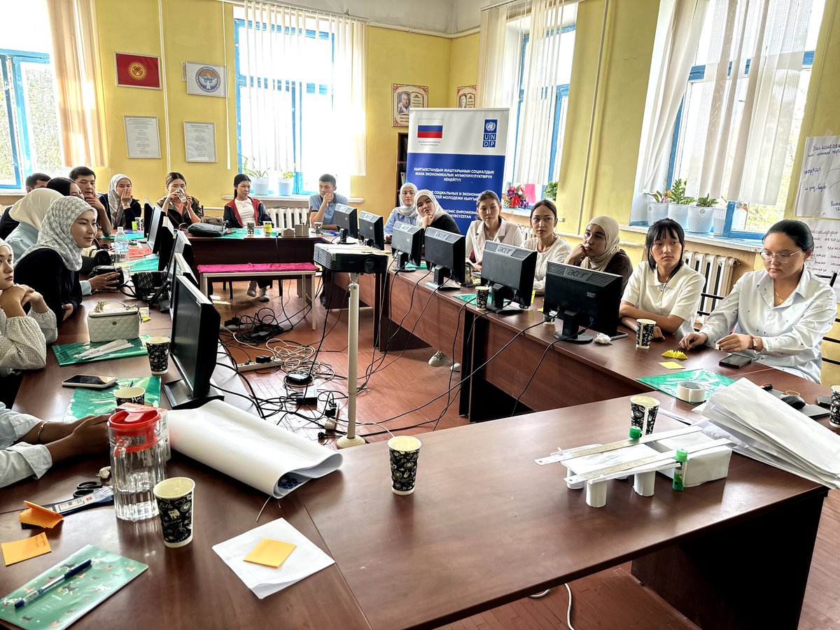 undpkg's tweet photo. Young people in Kyzyl-Kyia strengthened their civic participation skills, with support from @UNDP and local authorities.
The project is implemented with financial support from the Russian Federation.

#UNDP #YouthOfKyrgyzstan #SocialCohesion https://t.co/EQbKAYTuC5