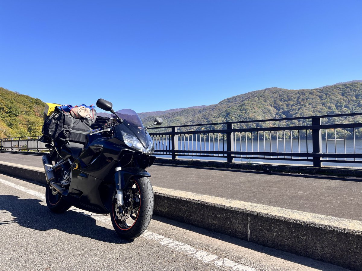 ken_cbr600's tweet photo. 昨日のカメラロールを見ながらひとりで酎ハイ飲んでる。二日間走りまくってめちゃくちゃ疲れてもう当分いいやと思ったけどもう走りたくなる中毒。バイクは麻薬。 https://t.co/Cy6y4fDbl2