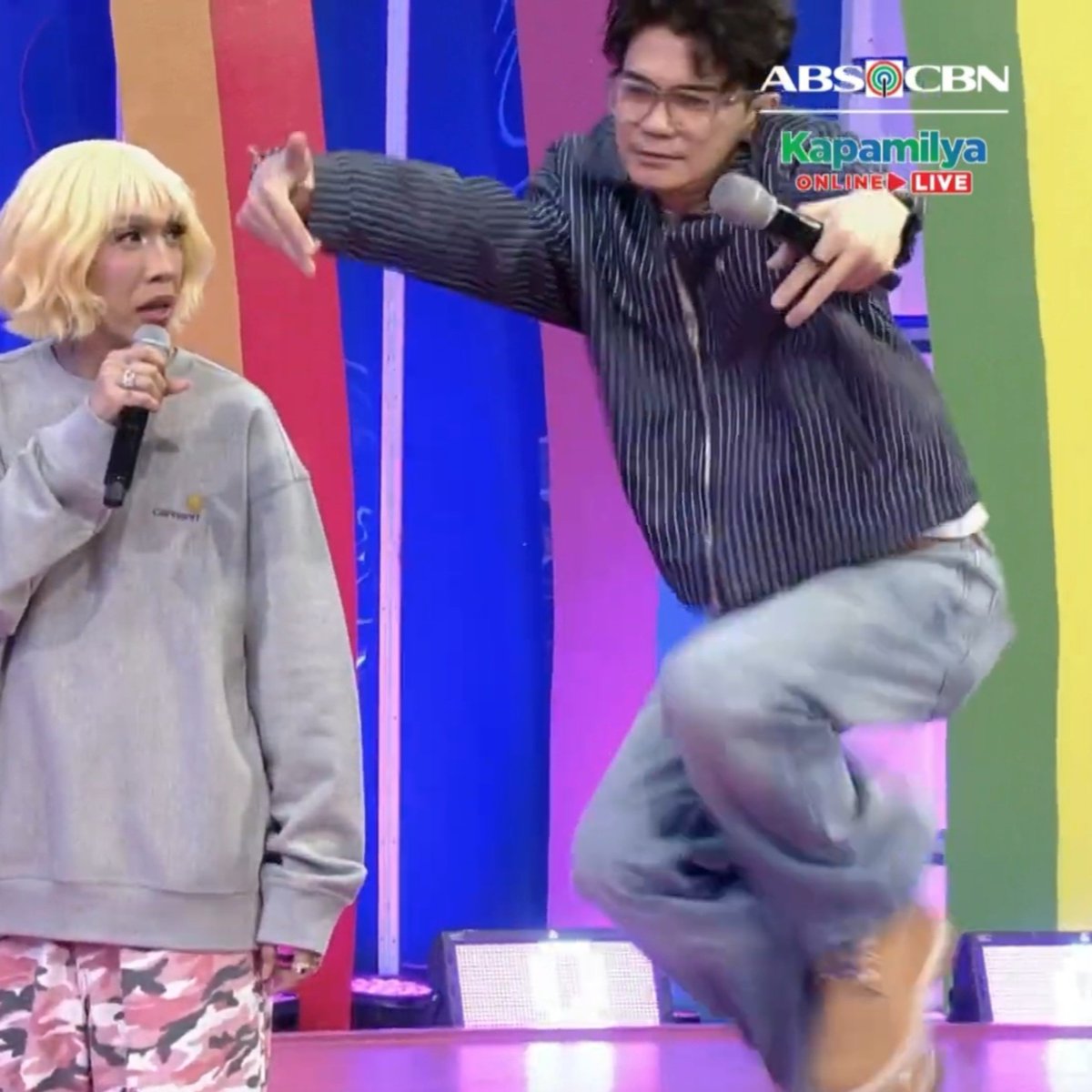 luvzxvn's tweet photo. yes namarn gayang-gaya, magaling talaga pag kalokohan eHAHAHAHAHAHA
Then Vs Now ang atake 😭😂
#VhongNavarro || #ShowtimeOverOcting https://t.co/hUOle2LBAW