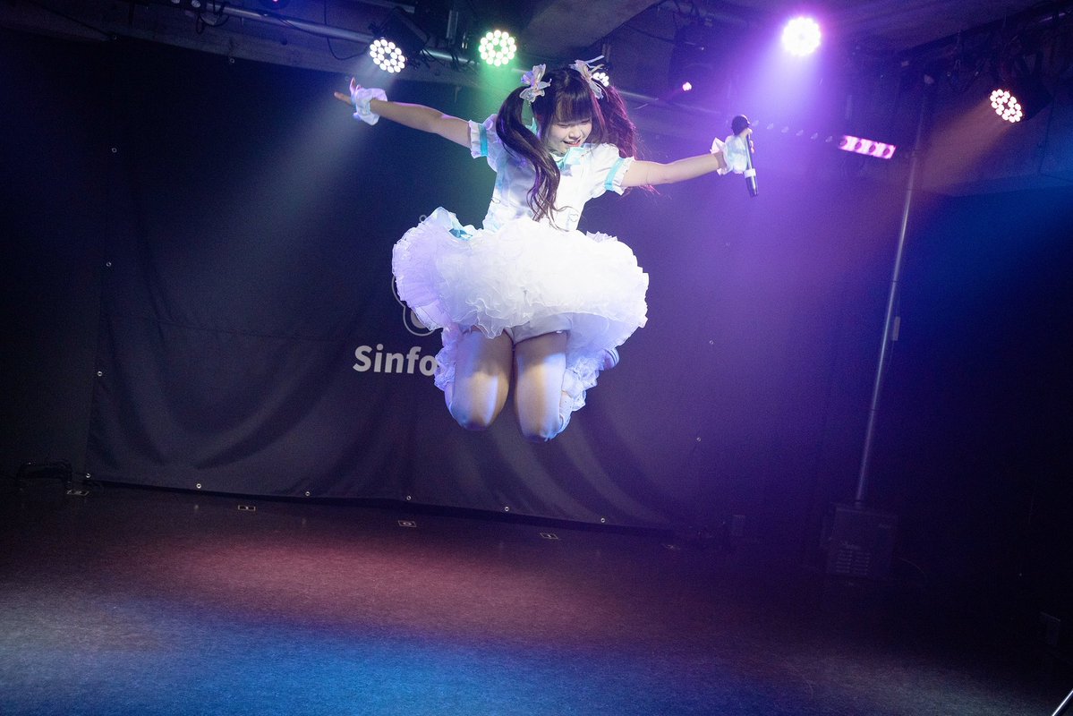 meru_order213's tweet photo. 木曜日のめるちゃん(飛) https://t.co/5iFsDQXY3I