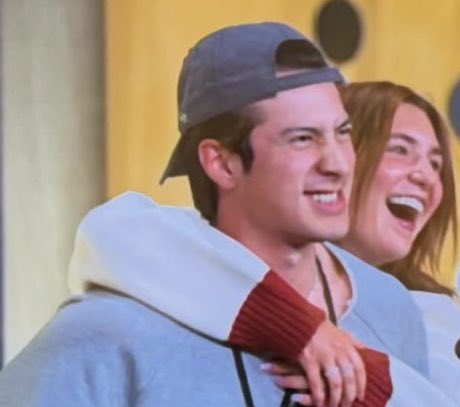 neuroticslavic's tweet photo. i can so clearly see an au where rose &amp; shane are rich kids who run their sorority/frat like the navy and are each others beards to keep up appearances at their conservative southern school where greek life commands the social scene https://t.co/IRccA9KGiq