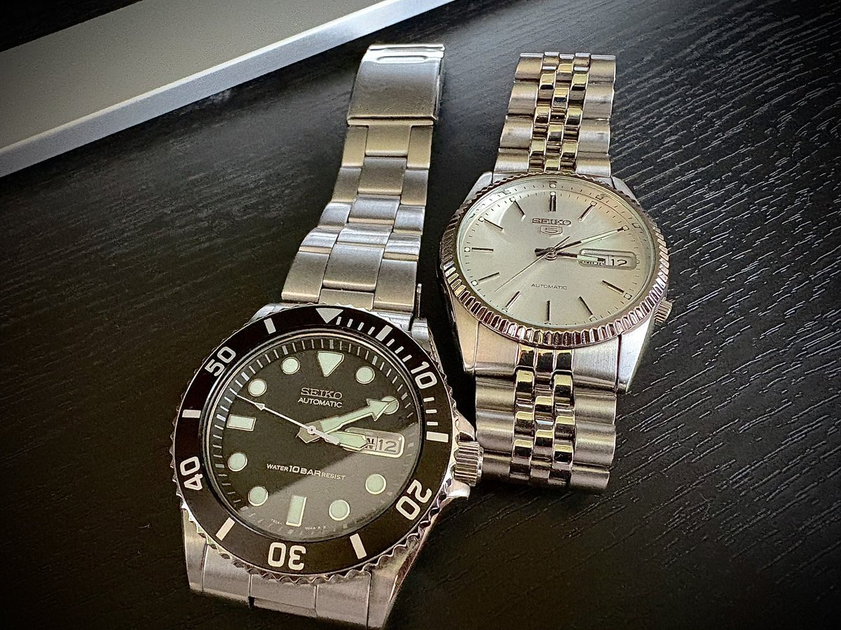 ka2ka203's tweet photo. 二本メンテナンスに出してしまったから今手元にあるのはSEIKOサブSKX031と、SNXJ89の二本とメンテ諦めたスピリット。
しばらく動く2本で楽しもう。
ブラックボーイが帰ってきたらSNXJ89もオーバーホールしよっと。 https://t.co/Gm9PuOCde0