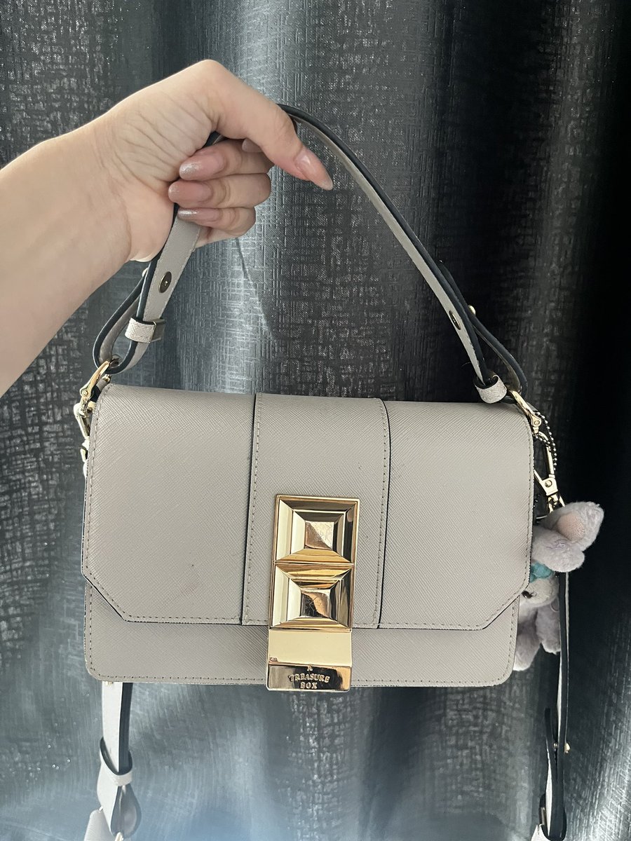 LiLiiiii33's tweet photo. Ivory s 1,450 ส่งฟรี ไม่มีอุปกรณ์เลยค่า

พร้อมโอนลดได้ ปล่อยเท รอยเลอะเค้าเช็ดออกให้ตำหนิมีรอยหน้าเพลตนิดนึง🫶🏻🪽👛🩷 พร้อมโอนลดได้

#atreasurebox #atreasureboxส่งต่อ #ส่งต่อatreasurebox #ส่งต่อกระเป๋ามือสอง #ส่งต่อกระเป๋า https://t.co/GxnKDy7aHK