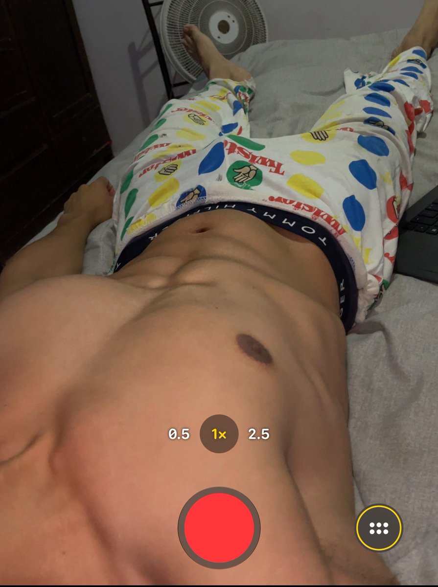 OrozcoSince97's tweet photo. Twister ? 🥵👀 https://t.co/oI8XmDQQC3
