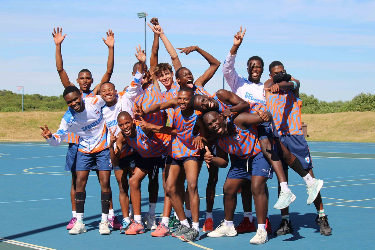 Netball_SA's tweet photo. 💚 𝗪𝗛𝗘𝗡 𝗧𝗛𝗘 𝗙𝗜𝗡𝗔𝗟 𝗪𝗛𝗜𝗦𝗧𝗟𝗘 𝗕𝗟𝗢𝗪𝗦…

The noise fades, the emotion takes over.
Relief. Pride. Tears. Celebration. Respect.

Finals day is about more than the result — it’s about everything it took to get there. 👏

#SAMensNetball #MensNationalChamps https://t.co/4jDLZTb4Ln