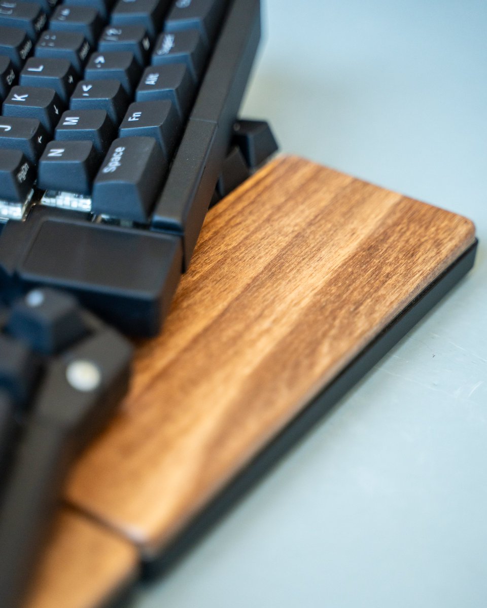UltHackKeyboard's tweet photo. Keyboard-first developers don't hate mice. They just hate breaking their flow to use one.

Mouse-first: reach and click.
Keyboard-first: type and ship.

#uhk #KeyboardFirst #DevLife #MechanicalKeyboard #Productivity https://t.co/tmOTgstdlo