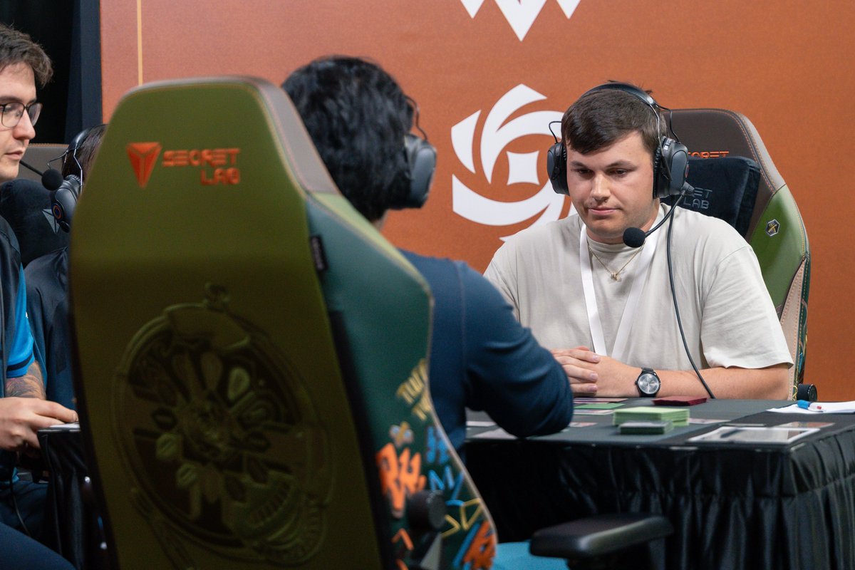 AshenOCE's tweet photo. Thought I'd put myself out there and see if any team or sponsor is looking for the highest ranked Aussie to join their roster.

6th: RQ Sydney (Best-of)
59th: RQ Singapore (Best-of)
121st: RQ Vancouver (2nd Best)

And soon to be competing on Teemo at Stuttgart and Vegas RC!! https://t.co/7FO83kRYqj
