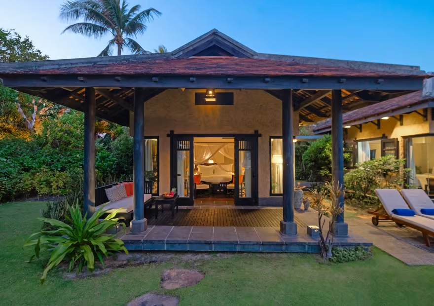 vacationentry's tweet photo. Step into the charming one-bedroom beachfront pool villa at Anantara Mui Ne Resort, where the lush green surroundings create the perfect setting to relax.
@Anantara_Hotels
>>>https://t.co/G3taSmdIEb
#AnantaraMuiNeResort
#MuiMeResorts
#RestandRelaxations
#TravelGoals https://t.co/Zivo4gtSLd