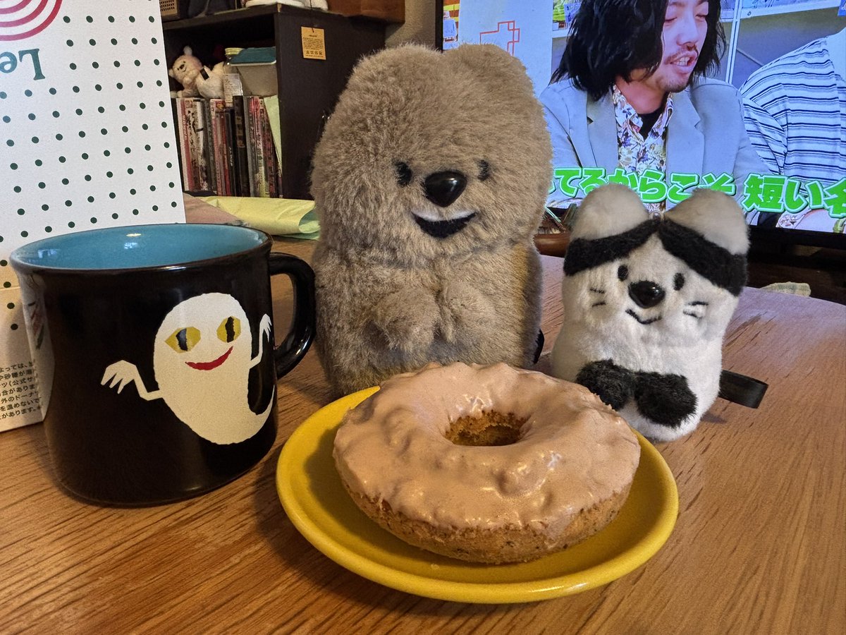 loverock2008's tweet photo. クリスピークリームドーナツを食す🍩
\\ オールドファッションアールグレイミルクティーやで！//
#クオッカちゃんのいる生活 https://t.co/hvDaBHX6e3