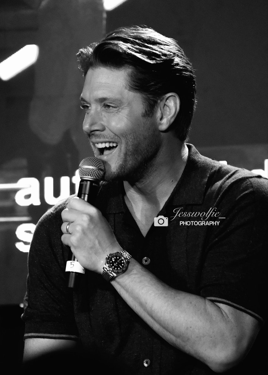 sykadeanw's tweet photo. Jensen Ackles
Rome, Italy
JIB16
#jensenackles #jackles #acklesholics #spncon #conphotography https://t.co/NJV9Ewmja1