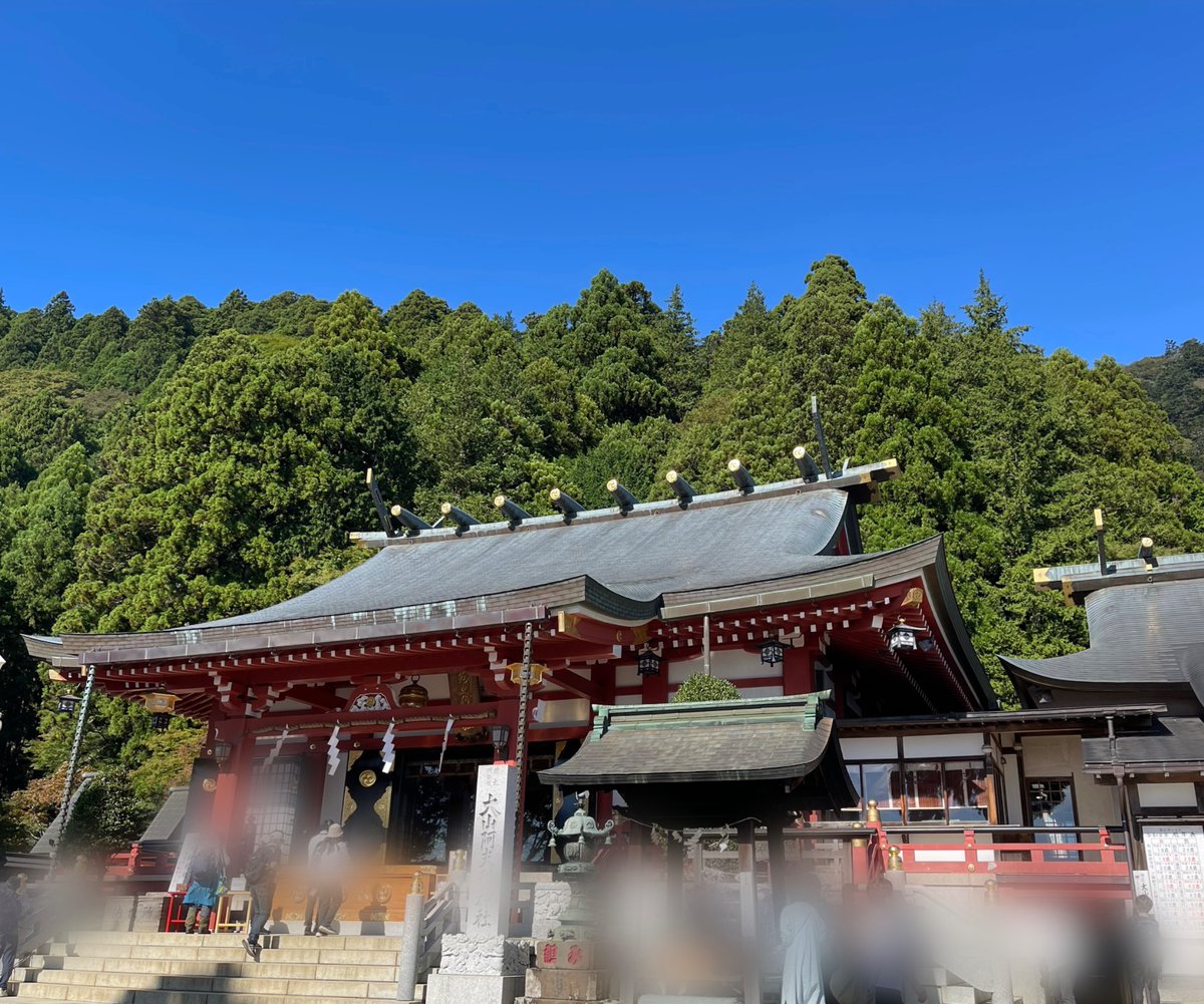 eE6IX764hv4PEpj's tweet photo. また頑張りますと伝えてきました。秋の大山、紅葉はまだでした🍁
ケーブルカーを待つ間に空に見えた雲がかっこよかったのでお裾分け。レンズ反射？入ってるけど💦
#Crazy5 秋〜どんぐり〜の会参加の皆さまお疲れさまでした。 https://t.co/5yaI5NyAIW