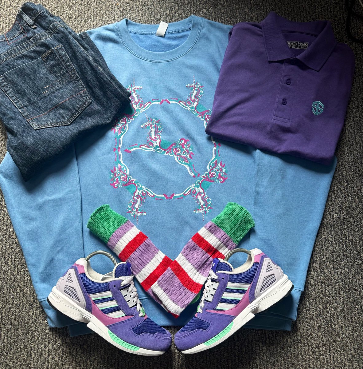 Hoodie1973's tweet photo. No work for me today 
So doing the school run 
Then take Noémie to hospital appointment 
So for today’s efforts I’m going with a lovely sweatshirt from @masato_jones 
And some lovely socks from @SockCouncil https://t.co/lPHjkqAT7J