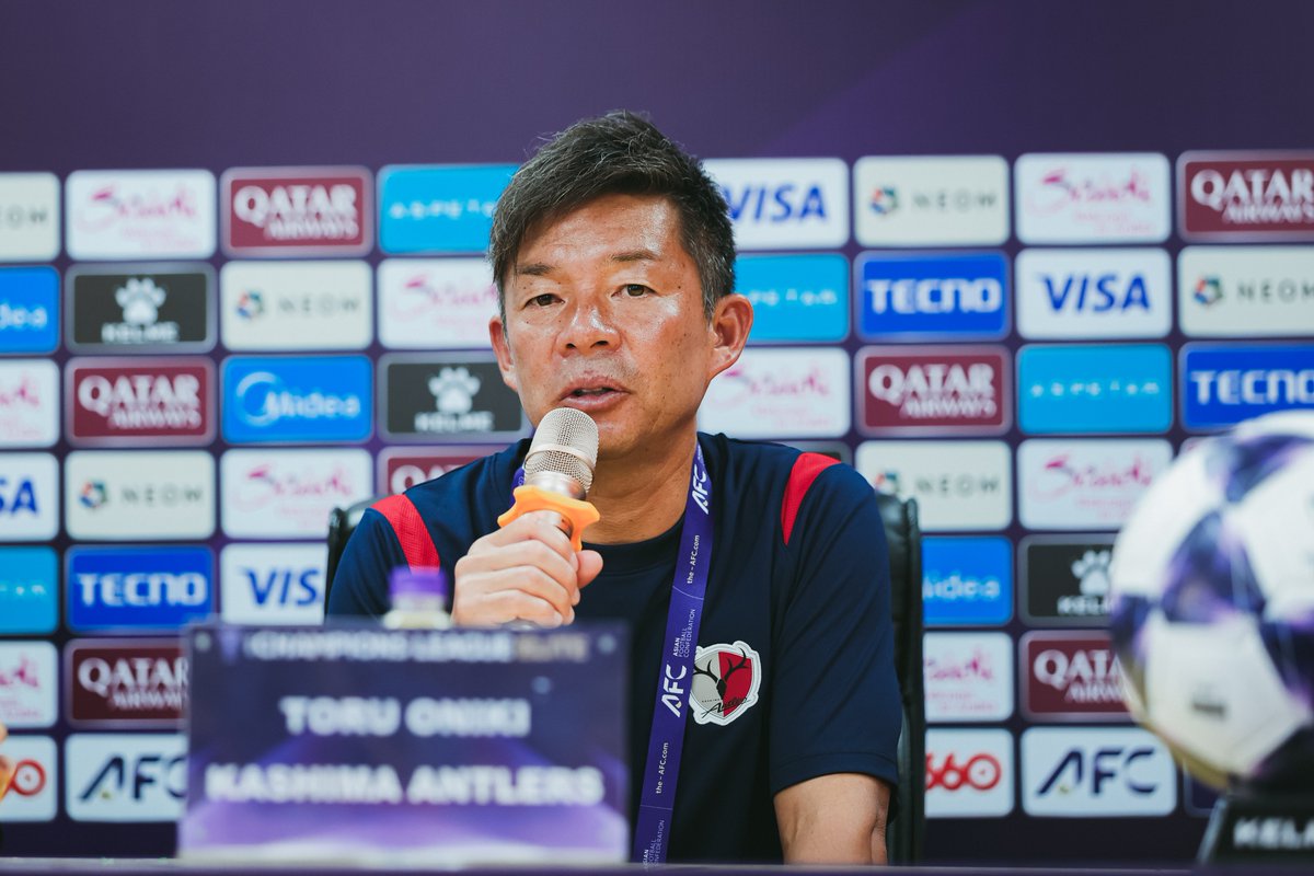 atlrs_official's tweet photo. ◤￣￣￣￣￣￣￣￣￣￣￣
　　いざ、アジアの頂へ。
＿＿＿＿＿＿＿＿＿＿＿◢

明日のACL Elite MD2 コンアン・ハノイ戦に向けた前日公式会見に鬼木監督と徳田選手が出席し、その意気込みを語りました。

明日も共に闘いましょう🔥

🔻会見の詳細はこちら🔻
🔗https://t.co/PC7biM7FeR

#鹿島アントラーズ #共闘