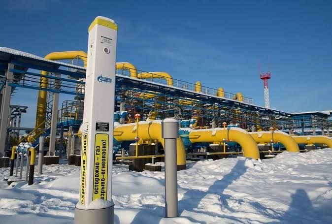 aleksthgrt's tweet photo. 🚨BREAKING

Slovakia will request a sufficient transition period from the European Commission to continue receiving Russian gas.🇸🇰🇷🇺

At the same time, the decision to completely cease gas imports from Russia "does not serve the interests of either Slovakia or the EU," stated Tibor Gašpar, Deputy Speaker of the Slovakian parliament.