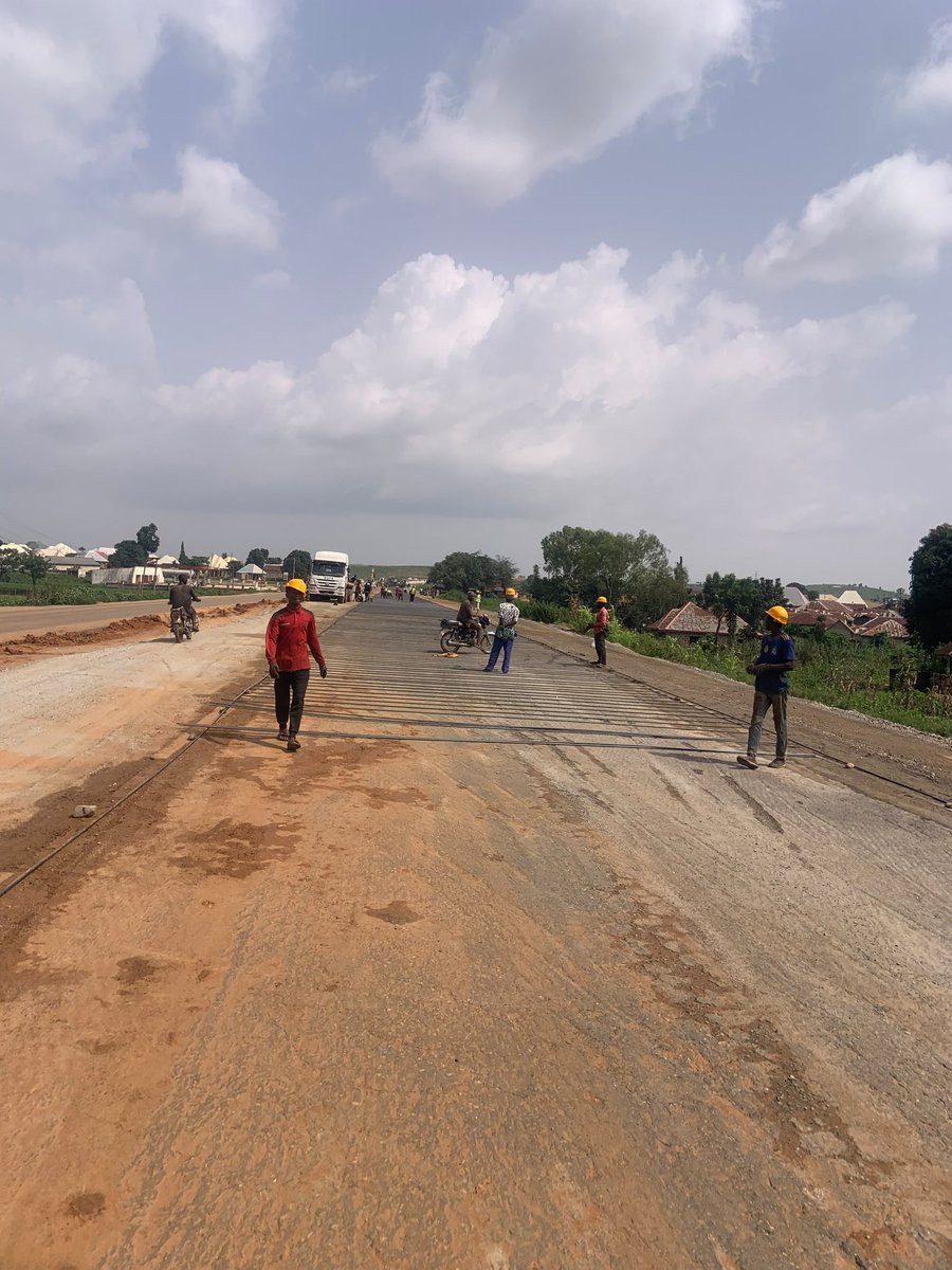 YeriTheSGF's tweet photo. With the countdown underway for tomorrow’s flag-off of the 376 km Lambata–Bida–Mokwa–Makera–Kontagora Highway reconstruction and dualisation project (Tuesday, 13 October 2026), attention is also on the ongoing 7.9 km Suleja–Maje–Dikko Road — a key section of the Suleja–Minna corridor in Niger State. This is a federal road project being delivered under a concession arrangement. The President Tinubu (@officialABAT) led administration is advancing a clear infrastructure agenda: building durable roads intended to serve generations, not just the present. Under the close supervision of the Honourable Minister of Works, Engr. David Umahi (@DaveUmahi) contractors are being held to tight timelines and required standards to ensure timely, quality delivery.