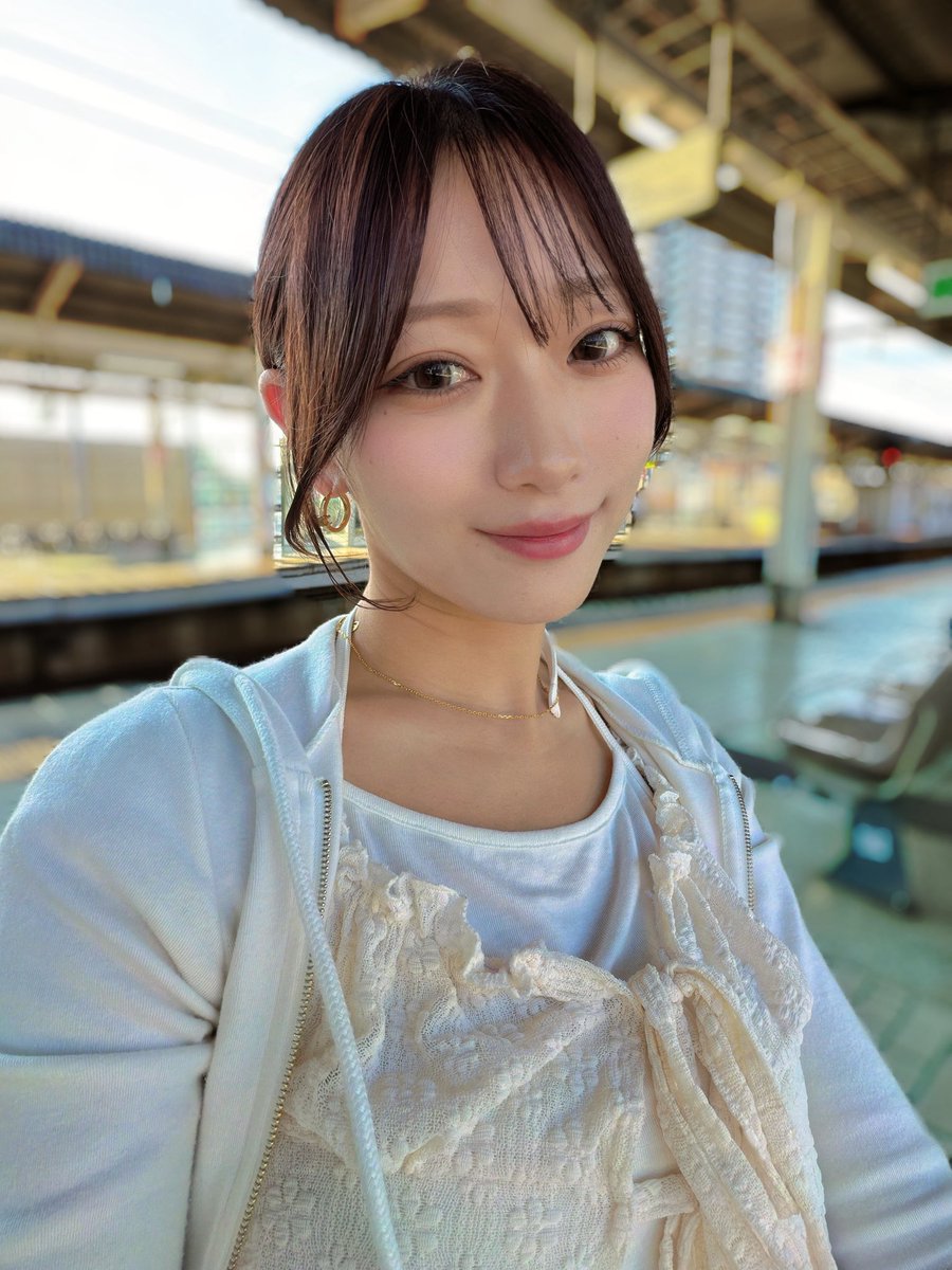 n_saki_official's tweet photo. 実践終了しました🙂‍↕️
午後はスロットもパチンコも
稼働が良くて、とっても賑わってました💞

私は途中、パチンコのリコリコに移動。
状況も悪くなくて打ってましたが
当たりはゼロでした🥲
最近いろいろついてない🥹
三連休はボロ負けで終了🥲
いろんな意味でつらい。
#スーパーライブガーデン野木店　様、ありがとうございました🙂‍↕️
会いにきてくれた方もありがとうございました🙇‍♀️
PR