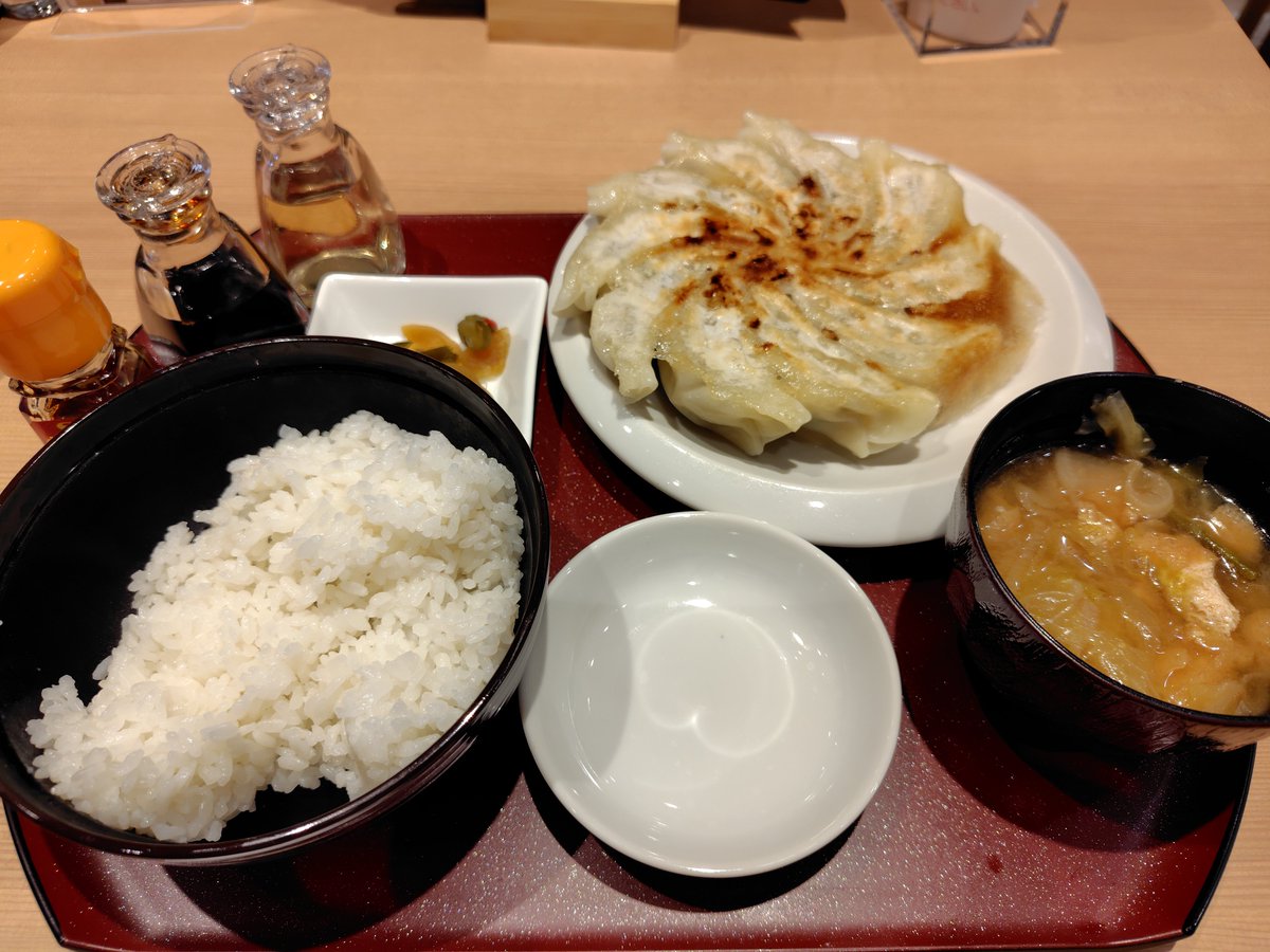 ZV3jog's tweet photo. さーちゃんオススメの福島グルメとお土産

福島で食べる坂内は格別だ😏

#どうしても福島が好きだ
#大賀彩姫 https://t.co/L8WJDZCuk3