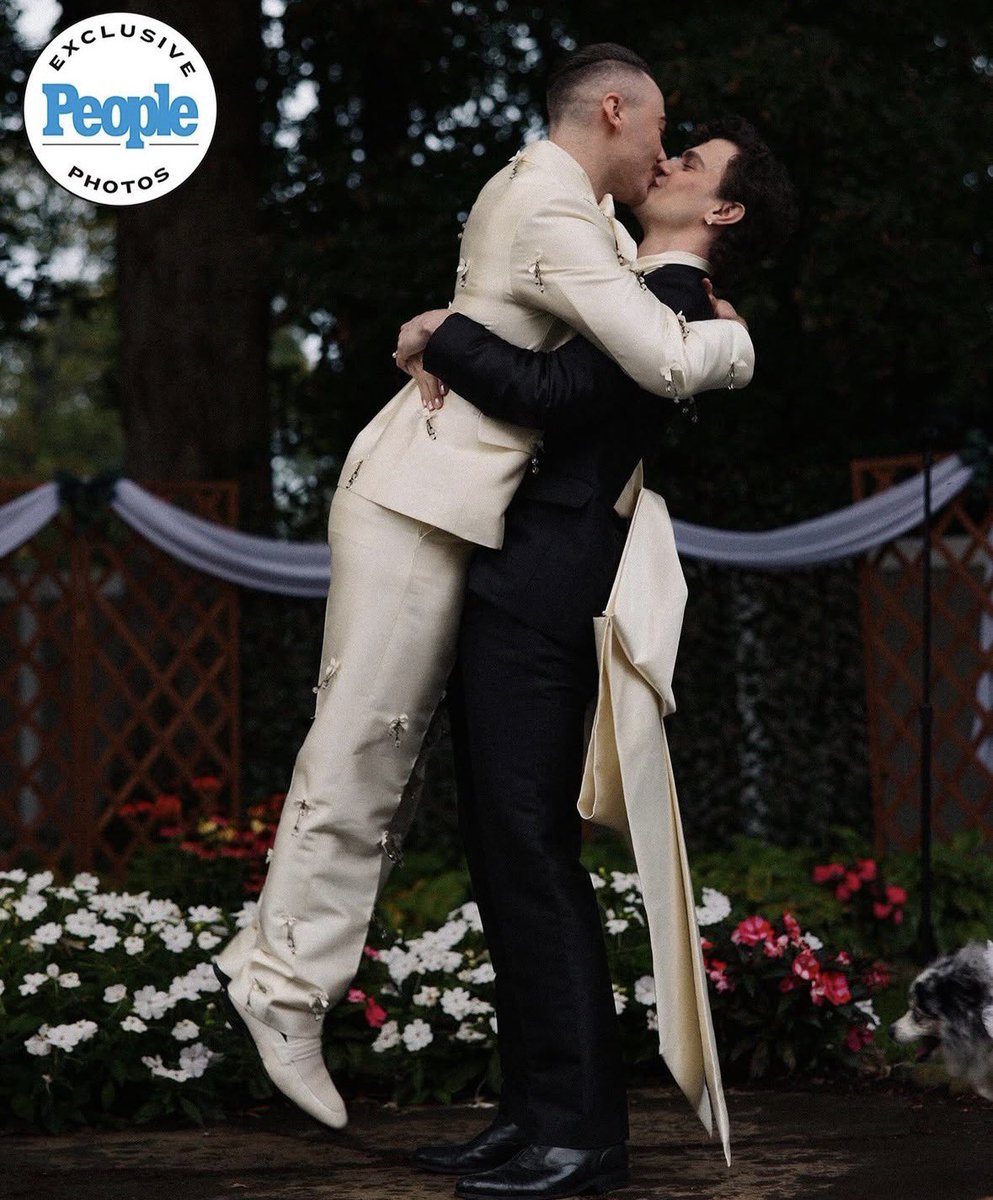 Drag_Crave's tweet photo. Marty Lauter (Marcia Marcia Marcia) has married her partner, Kyle Samuel. Congratulations! 🎉💍 https://t.co/oqQoyboC1W