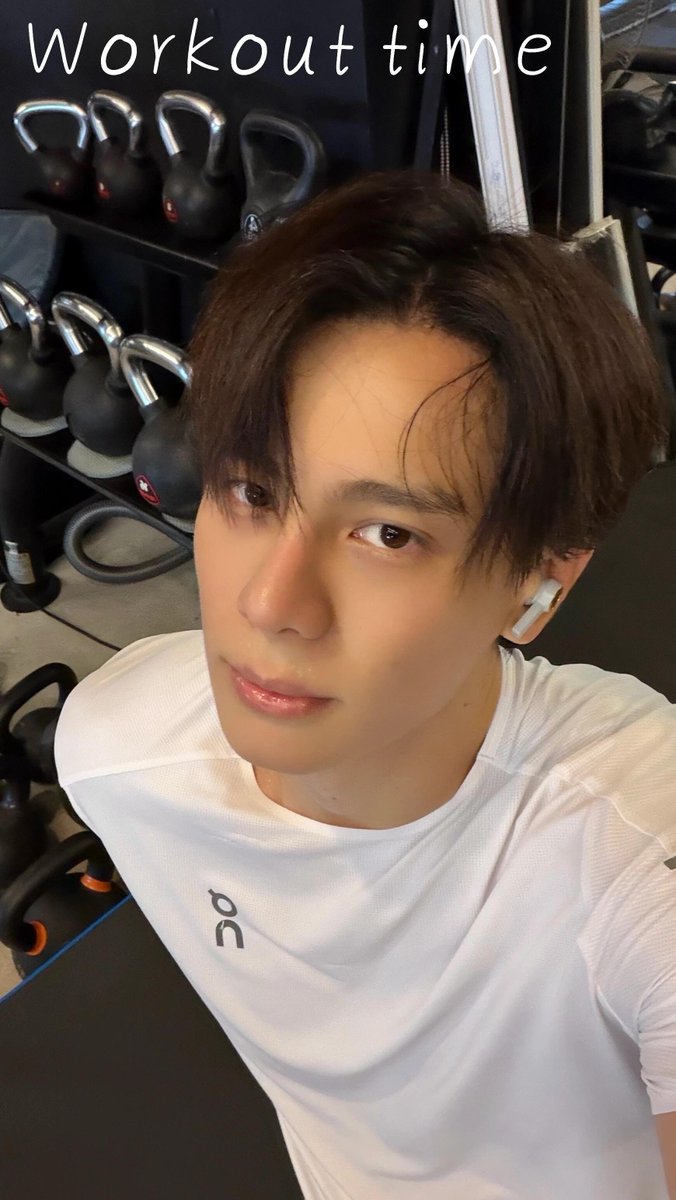 AthenaG27's tweet photo. Bank's rednote update
Workout time

#foolinlove #copterbank #bankartit https://t.co/k4tLGyrtzp