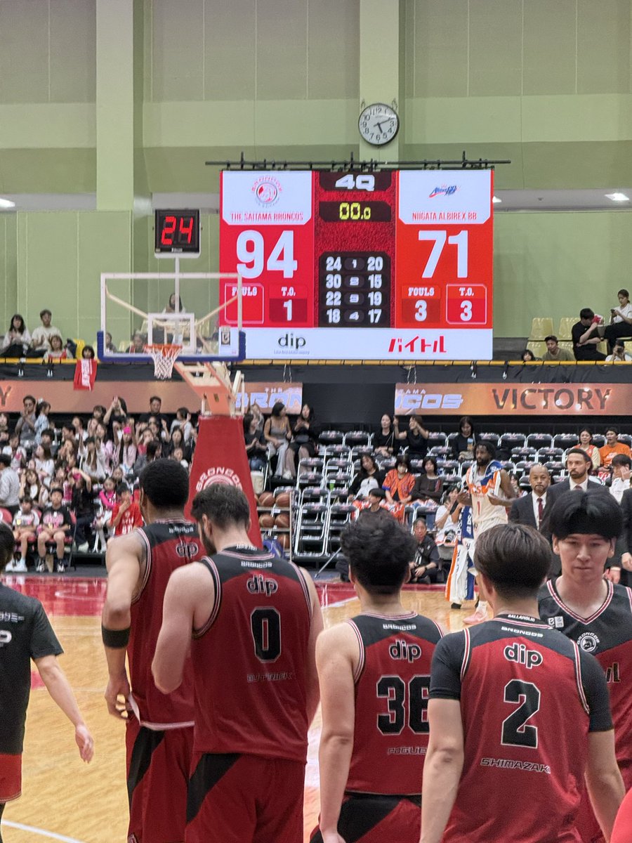 okailove0910's tweet photo. いかちゅんさん2日間お疲れ様でした！
初めてのプロバスケ観戦にずっと興奮しっぱなしで本当に楽しかったです✨
その応援チームとしていかちゅんさん（@mnchn31413）がいるグループ(#dipQueenZ )の皆さんのパフォーマンス素敵でした！
カッコ良すぎたのでもっと色んな方に広まってほしいなー！

他にも色んなヲタ芸メンバーと一緒に応援できて嬉しかったです！
試合にも勝利出来て！
楽しい時間をありがとうございました🙏✨
#さいたまブロンコス