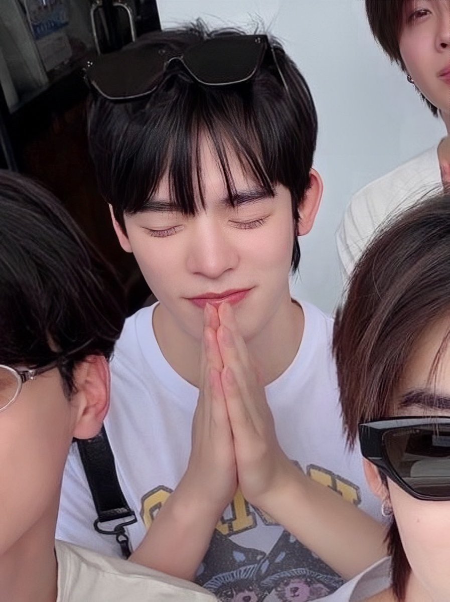 bin9h's tweet photo. ธุจ้า ขอให้มีมาการองรสนมให้กิมทุกวัน https://t.co/SUItFyiFzt