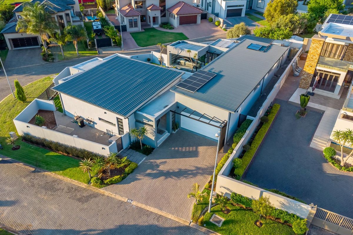 MyPropertySA's tweet photo. 🛏 4 | 🛁4.5 | 💰R  6,550,000 | 📍Fourways, Sandton

Defined by a carefully considered palette of oak, exposed brick, glass and charcoal, this home brings together contemporary architecture, exceptional detailing and comfortable single-level living.

👉 https://t.co/ATGfDMRILG https://t.co/QF6IFZRr2C