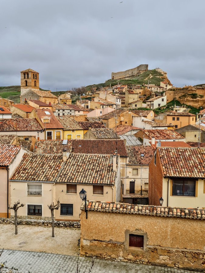 CyLEsVida's tweet photo. Iglesia de Nuestra Señora del Rivero

Desde aquí se pueden observar las estrechas y laberínticas calles del casco antiguo de San Esteban de Gormaz, Soria
vía @RiberaRomyVIDa https://t.co/vTALTbquTb