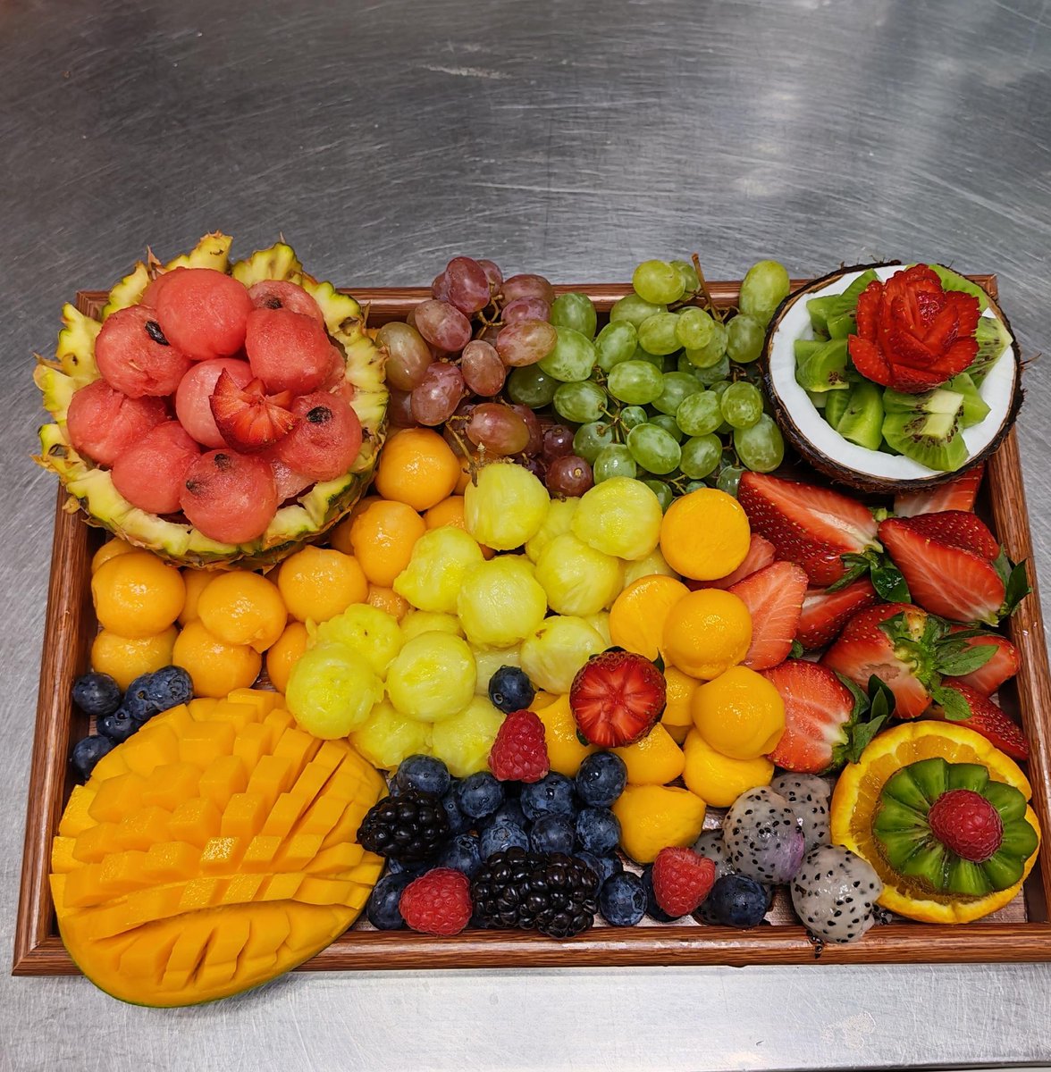splitzincofee's tweet photo. Fruits trays #splitzincoffee  #talabat #beanz #keeta #deliveroo https://t.co/1iFKuzIcjU