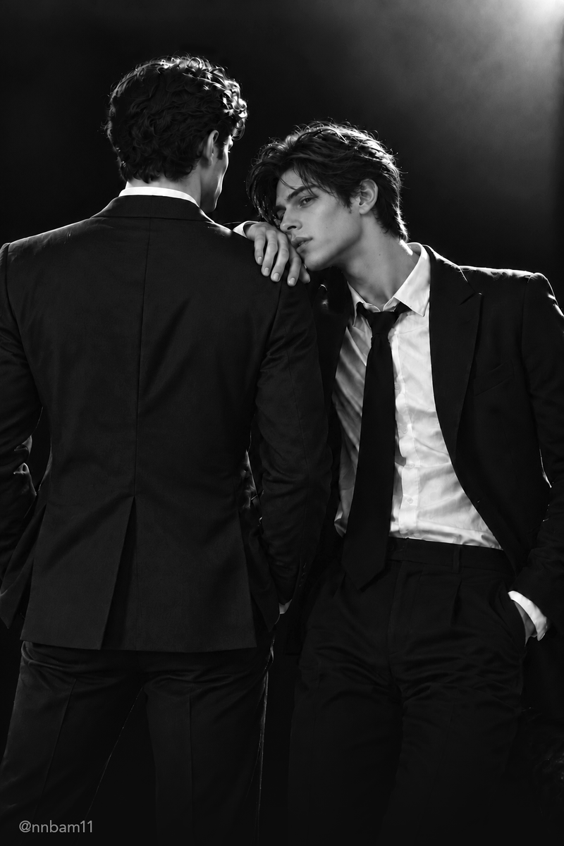 nnbam11's tweet photo. Men in Suits #RoyalBloodAndMafiaKnight #Arian #Caleb https://t.co/eVVFF36nSb