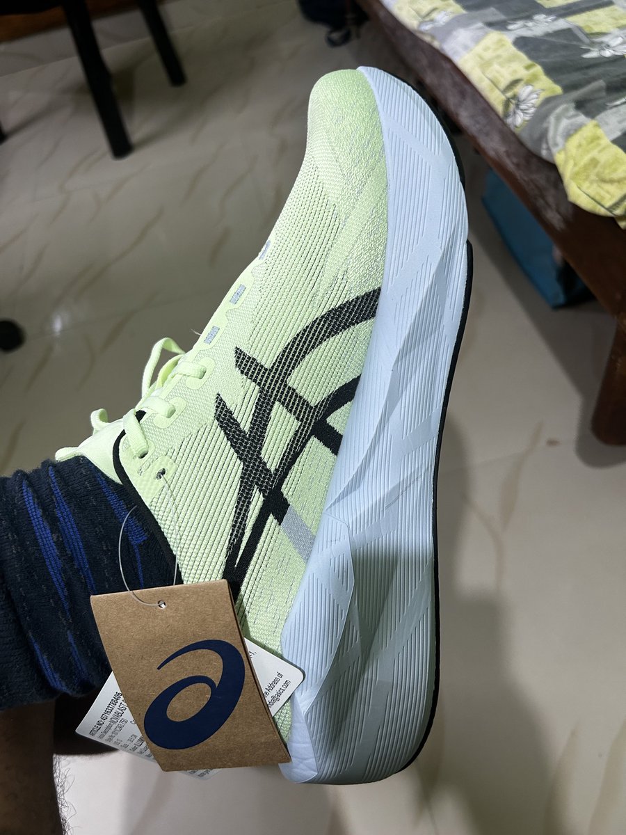 Nirmal__24's tweet photo. Bought budget k bahar ka shoe 🤗😁, ab hoga khatarnak running 😌🏃🏽 . #Asics
#NOVABLAST6 https://t.co/7goNqg30yV