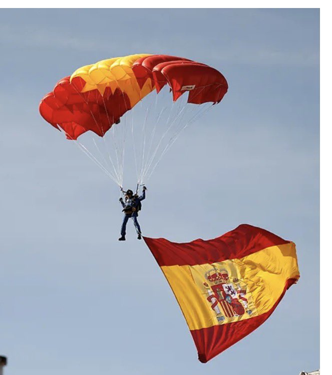 rosadiezglez's tweet photo. ¡Viva el Día de la Hispanidad! ¡ Viva la Fiesta Nacional! ¡ Viva España! ¡ Viva el Rey! https://t.co/EB2gHXEme1
