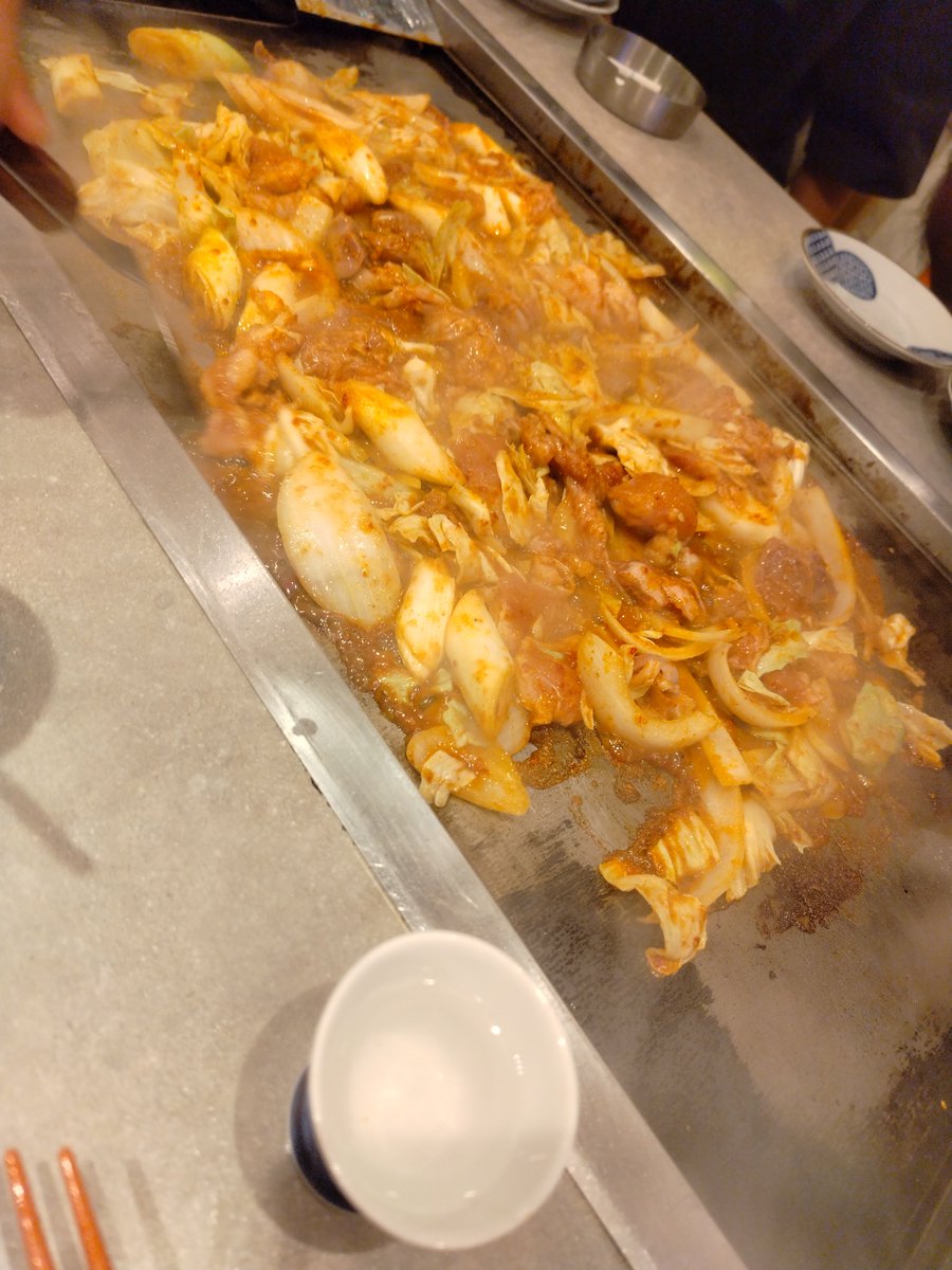 8vp3d's tweet photo. 鉄板焼肉と熱燗🍶 https://t.co/PpMq5Dr60c