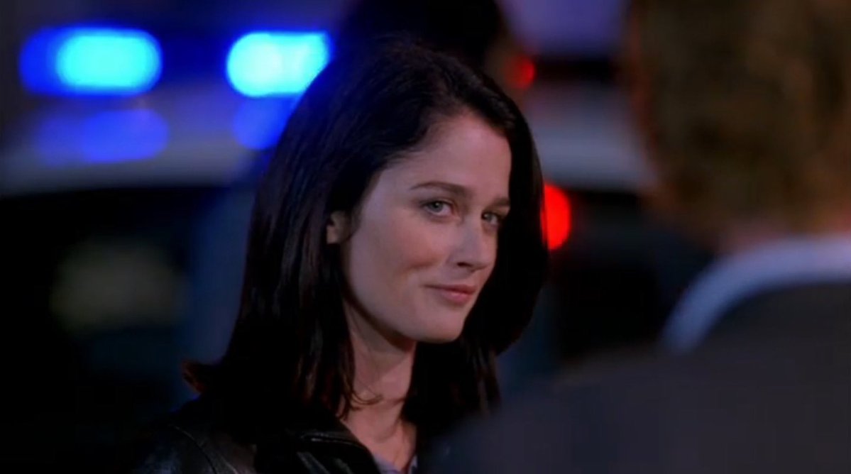 thorshope's tweet photo. thinking about this specific look that lisbon has reserved for jane https://t.co/jAfDG8YwTW